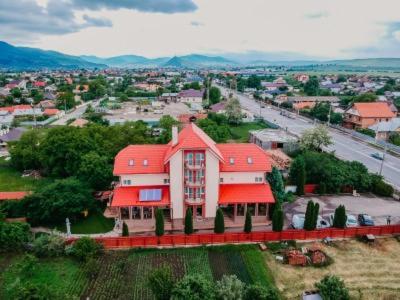 Pensiunea Octogon Piatra Neamţ Buitenkant foto