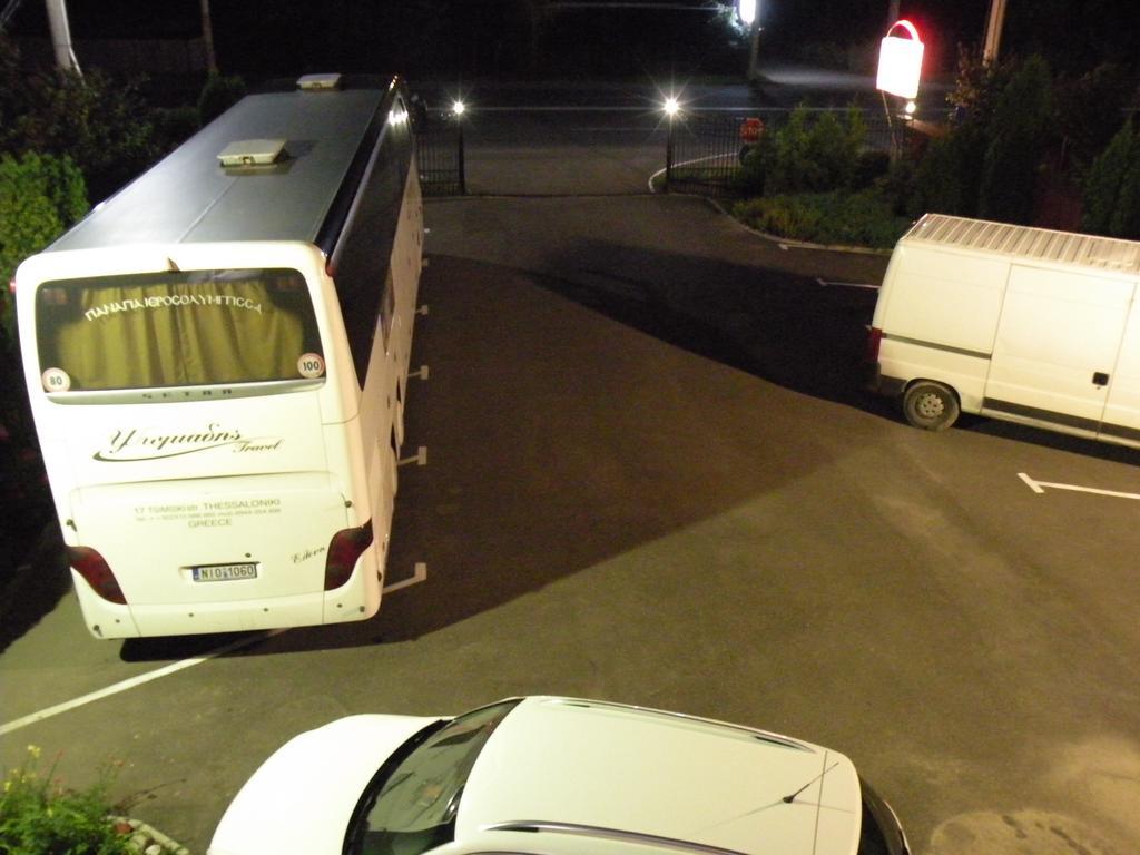Pensiunea Octogon Piatra Neamţ Buitenkant foto