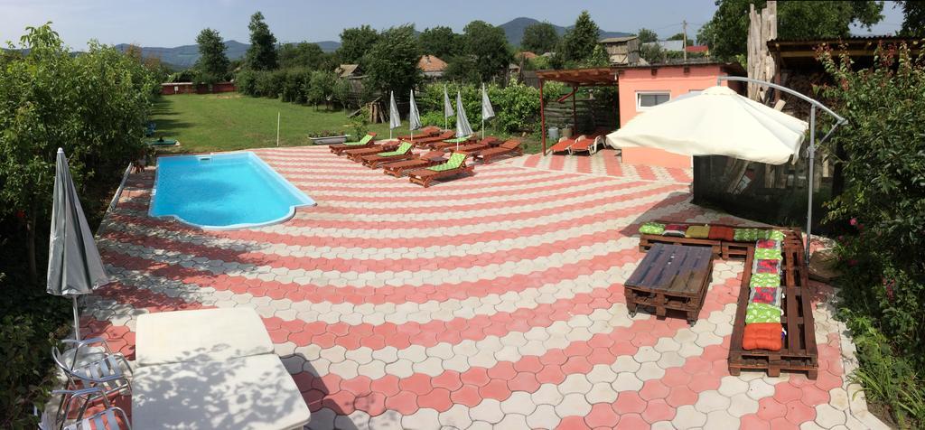 Pensiunea Octogon Piatra Neamţ Buitenkant foto